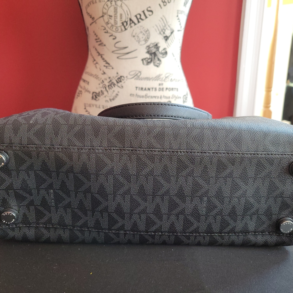Michael Kors Black Tote/Purse with Shoulder Straps - Picture 7 of 7